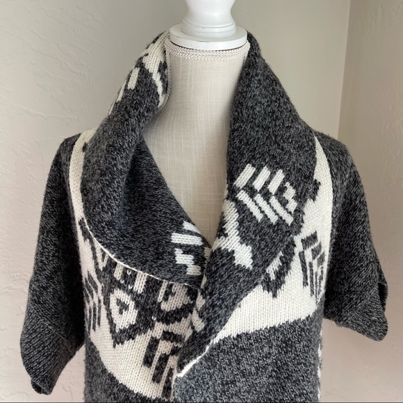 Express Open Front Short Wool Blend Cardigan with Westend Print Size: S - Picture 4 of 7